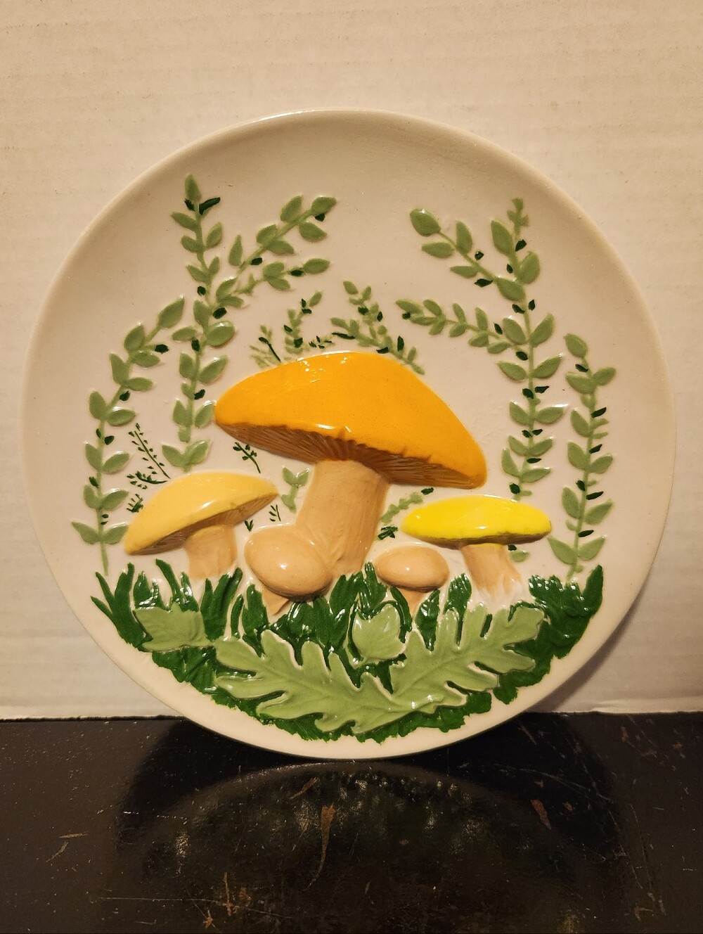 MCM Mushroom 3D Vintage Plate Wall Hanging Byron Molds 1972 Hand Painted 7.5"